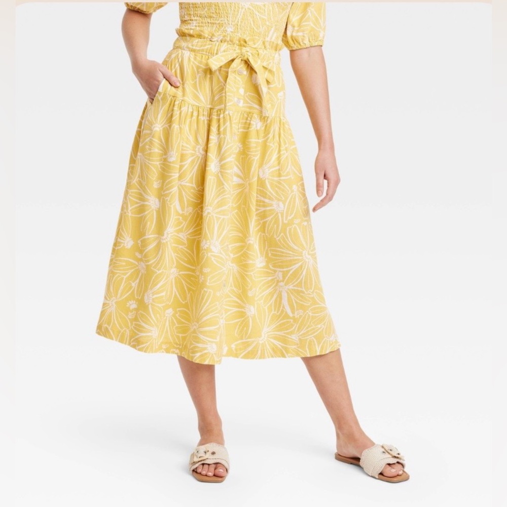 Universal Thread Floral Yellow White Linen Rayon Button Skirt